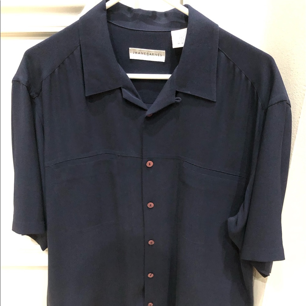 Jhane Barnes 100% silk short sleeve size medium